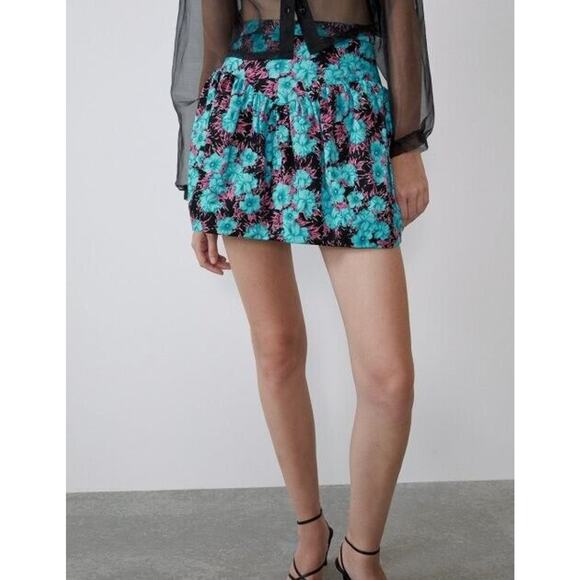 NWT ZARA size XL Multicolor printed mini skirt TRF Floral High Waist #7030 blue - Picture 1 of 4